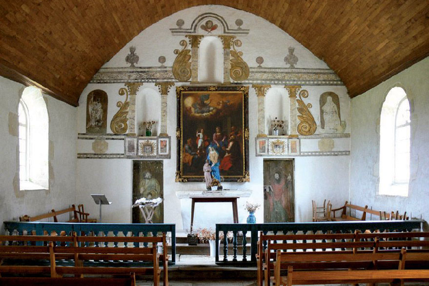 Photographie de l'int&eacute;rieur de la chapelle Sainte Anne de Grappon